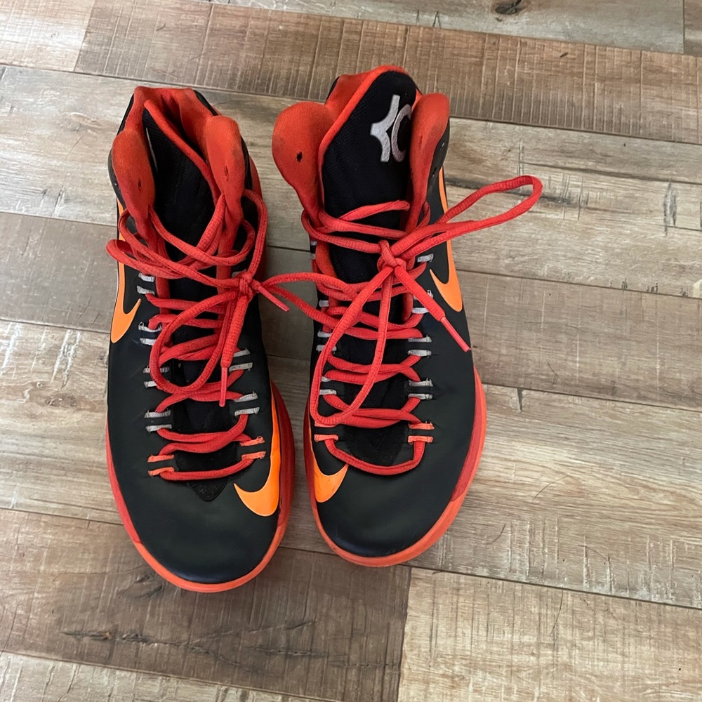 Nike basketball shoes size 9